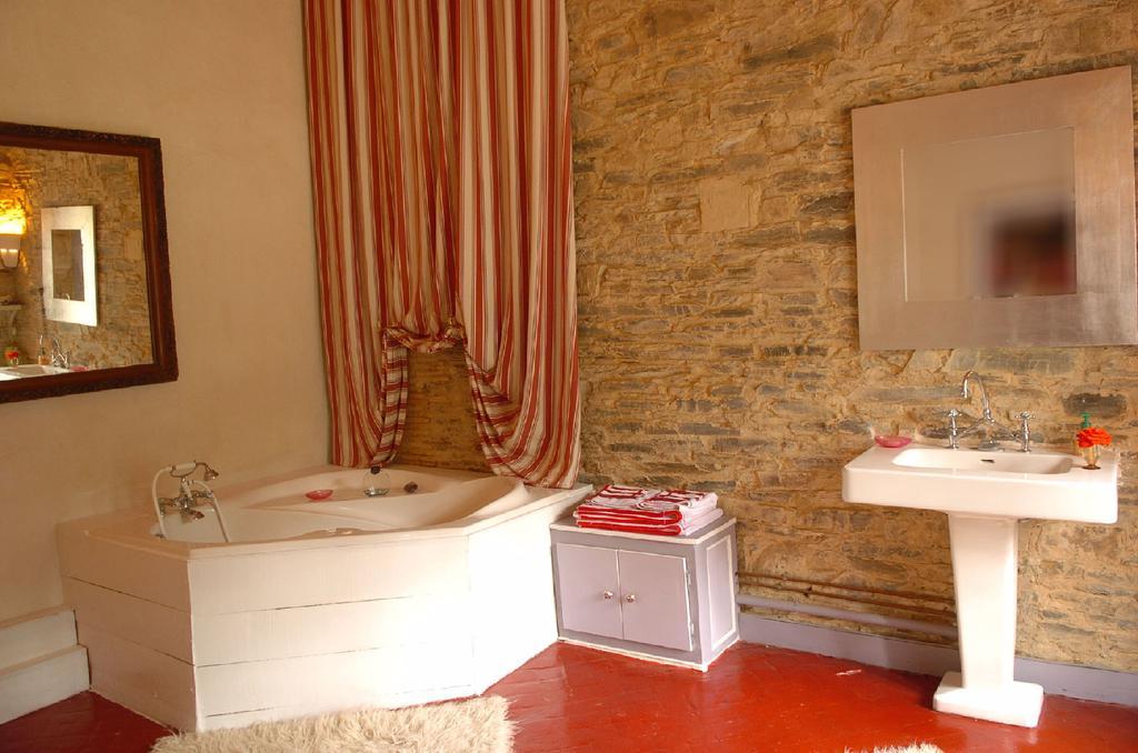 Château du Boschet Acomodação com café da manhã Bourg-des-Comptes Quarto foto