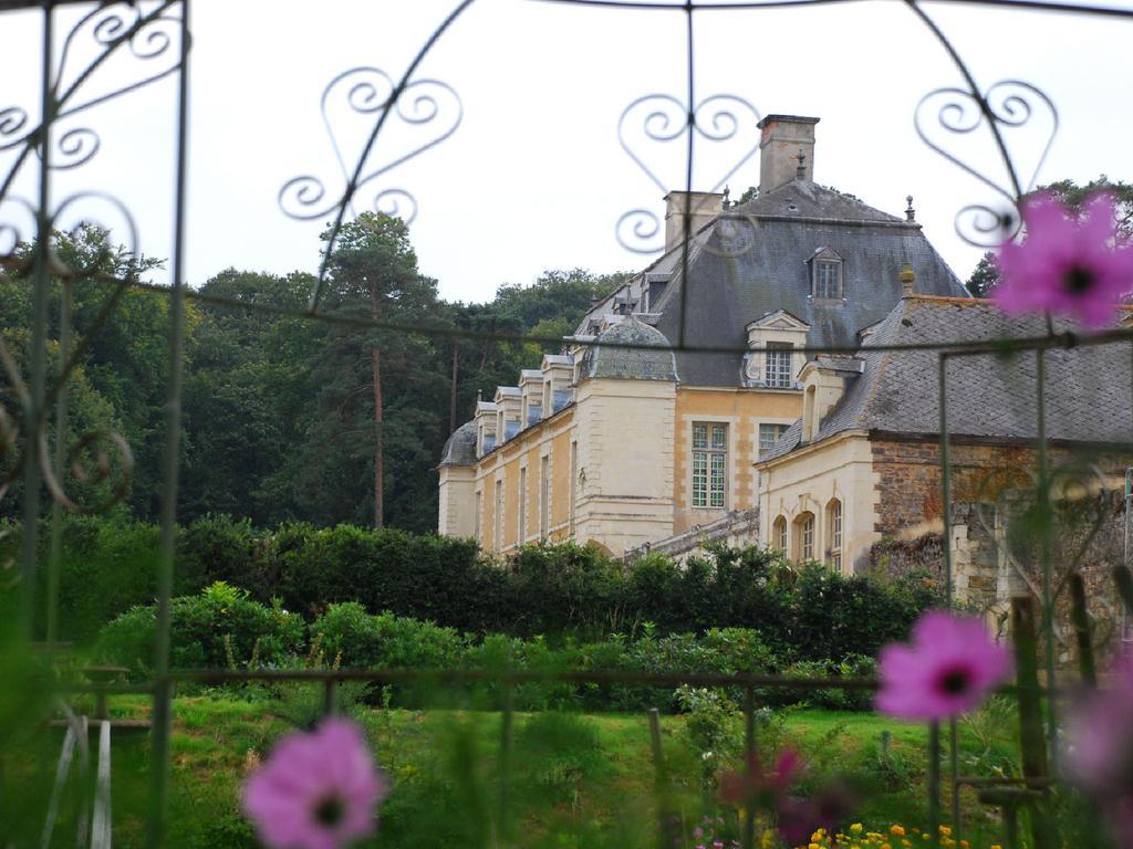 Château du Boschet Acomodação com café da manhã Bourg-des-Comptes Exterior foto